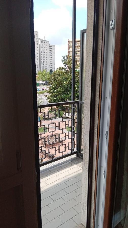 Gigli, Rooms Con Cucina In Comune E Terrazza Milan Bagian luar foto