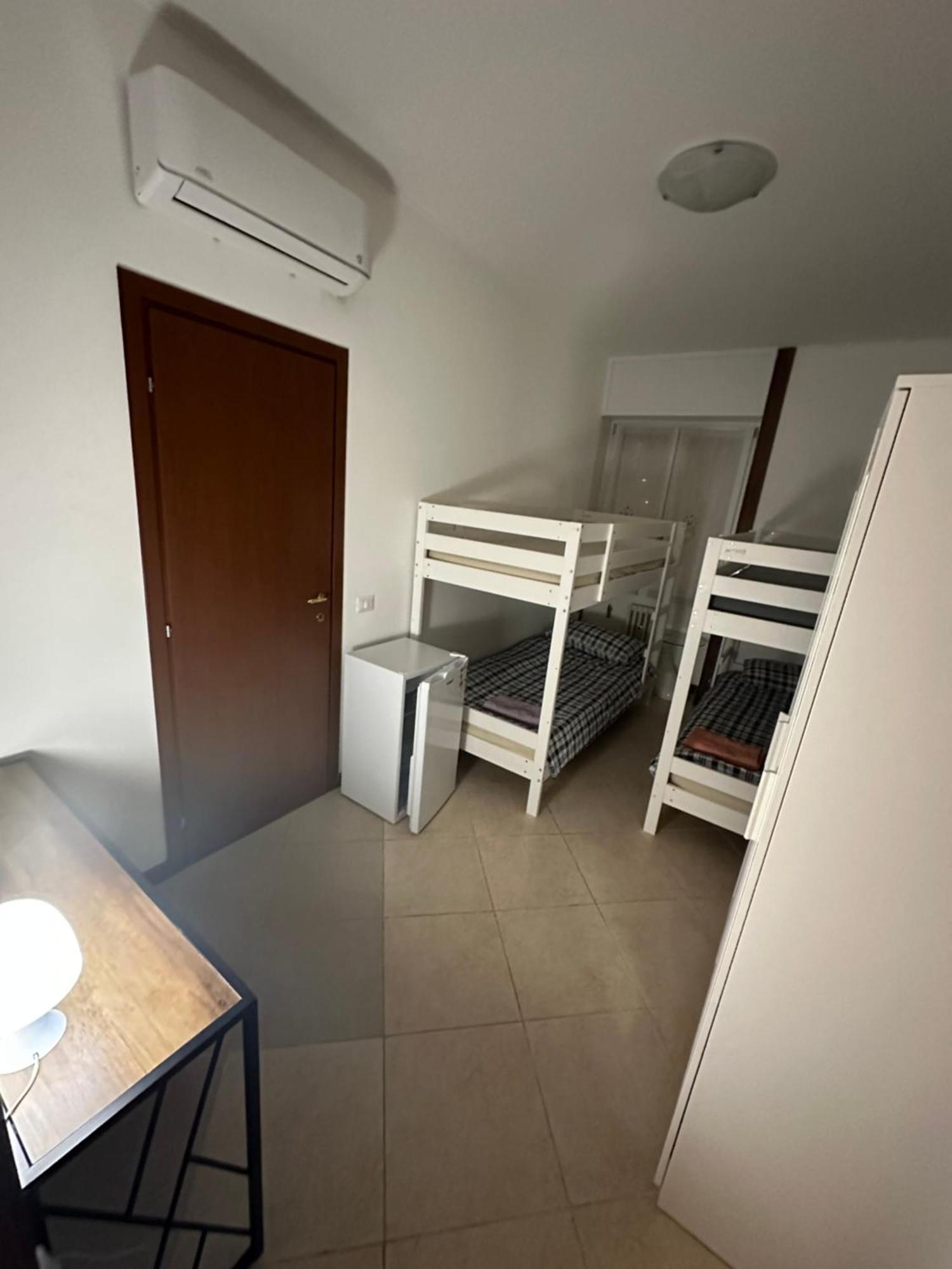 Gigli, Rooms Con Cucina In Comune E Terrazza Milan Bagian luar foto