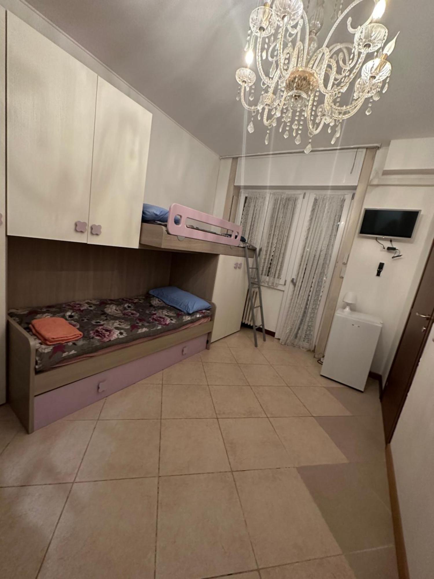 Gigli, Rooms Con Cucina In Comune E Terrazza Milan Bagian luar foto
