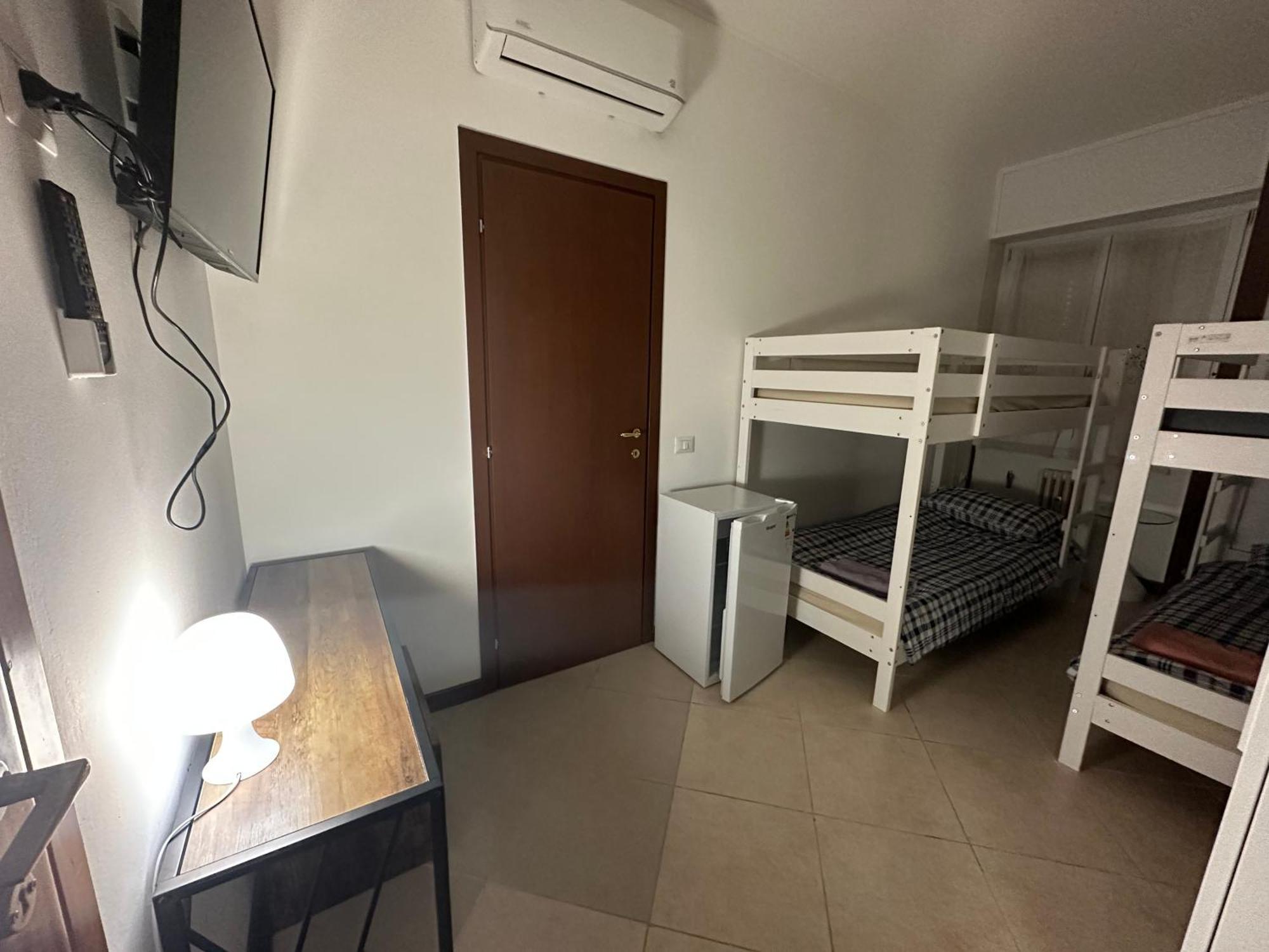 Gigli, Rooms Con Cucina In Comune E Terrazza Milan Bagian luar foto