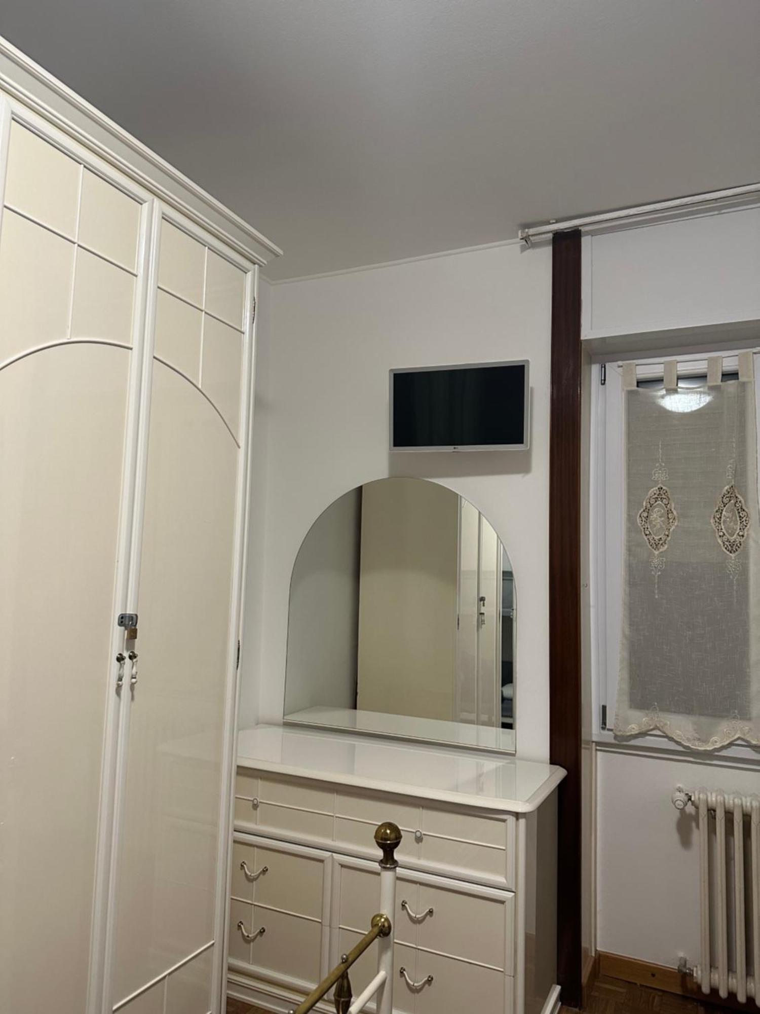 Gigli, Rooms Con Cucina In Comune E Terrazza Milan Bagian luar foto