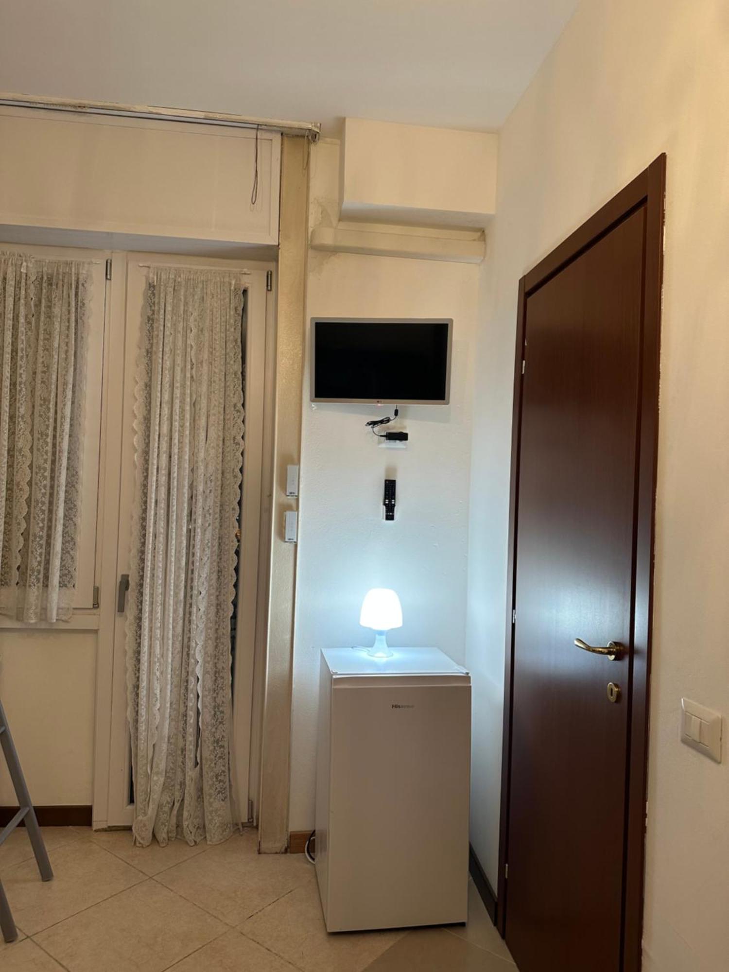 Gigli, Rooms Con Cucina In Comune E Terrazza Milan Bagian luar foto