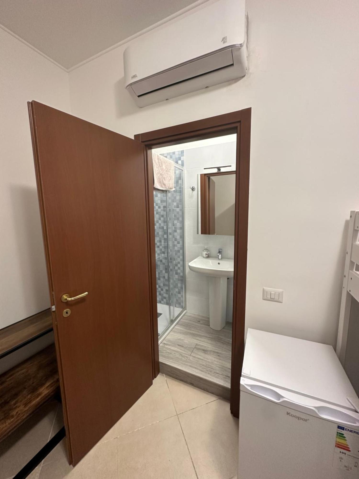 Gigli, Rooms Con Cucina In Comune E Terrazza Milan Bagian luar foto