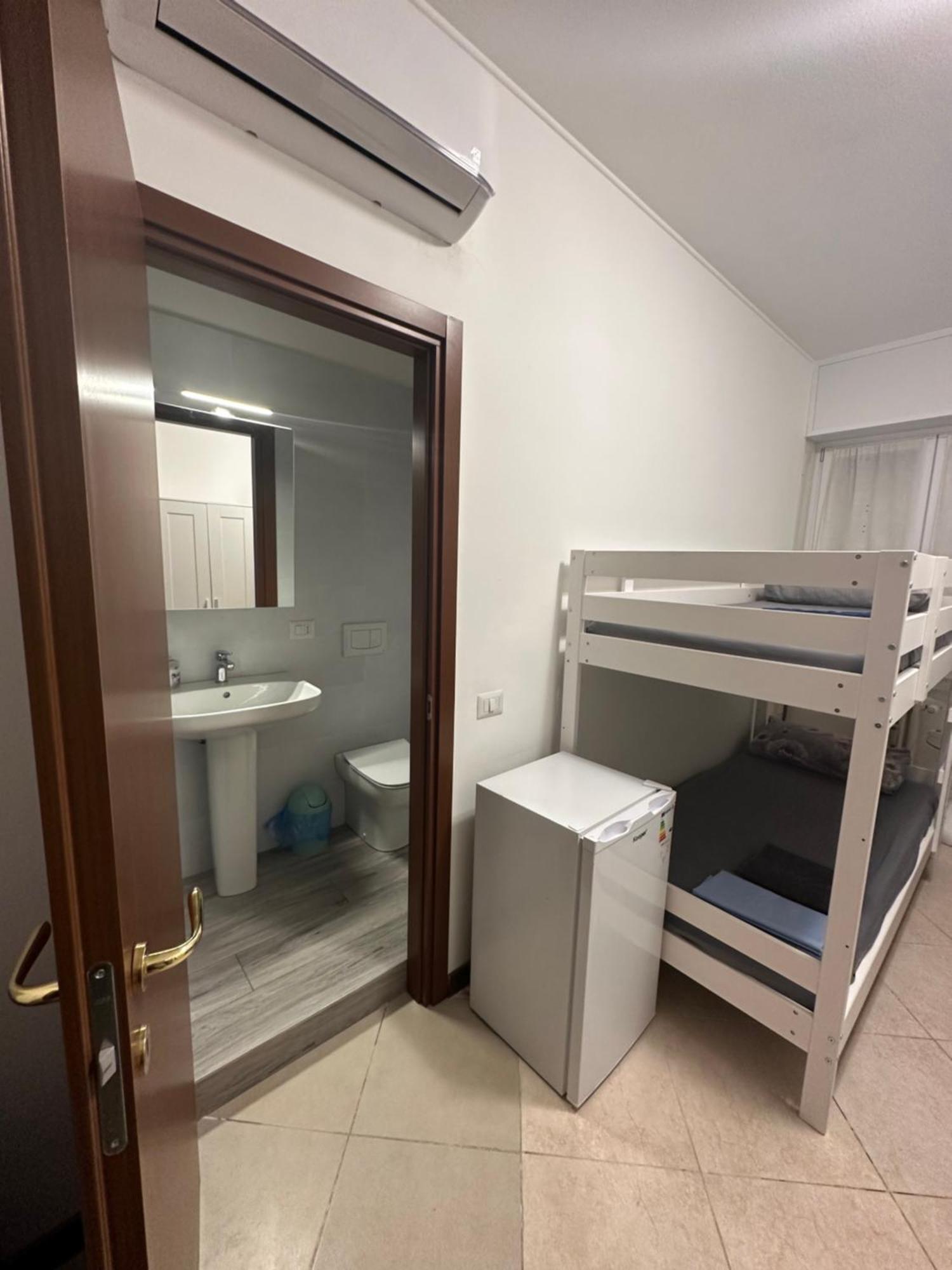 Gigli, Rooms Con Cucina In Comune E Terrazza Milan Bagian luar foto
